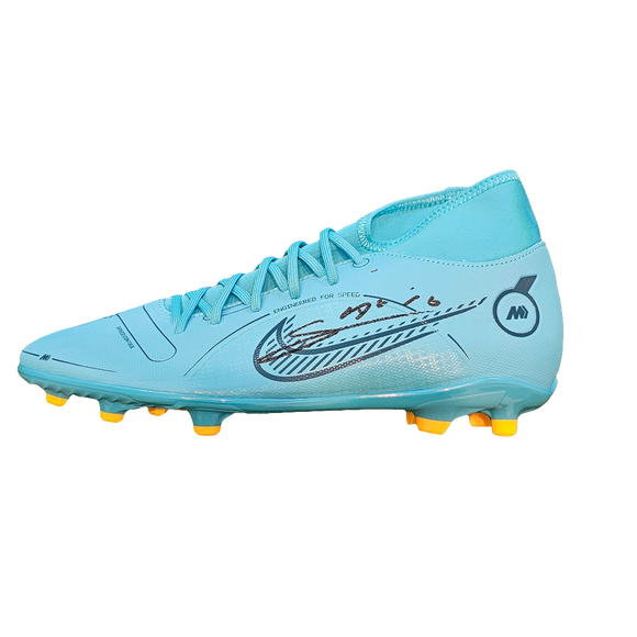 Sávio signed Nike Boots